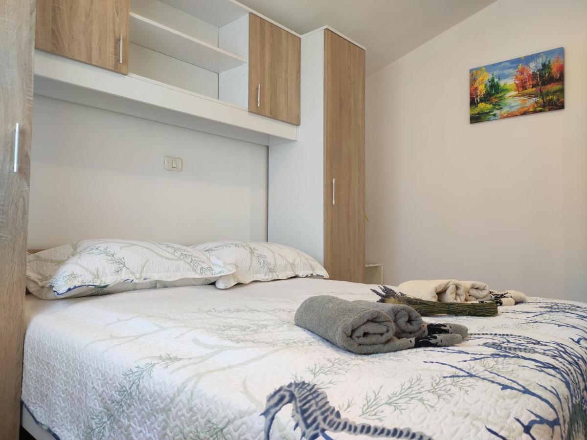 Kuca Za Odmor Tri Sunca Villa Pula Buitenkant foto